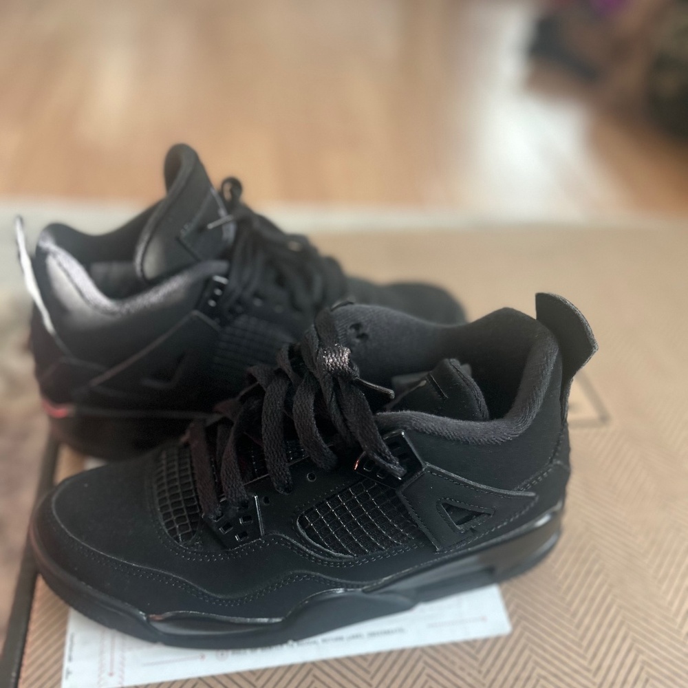 RETRO 4 size 4.5